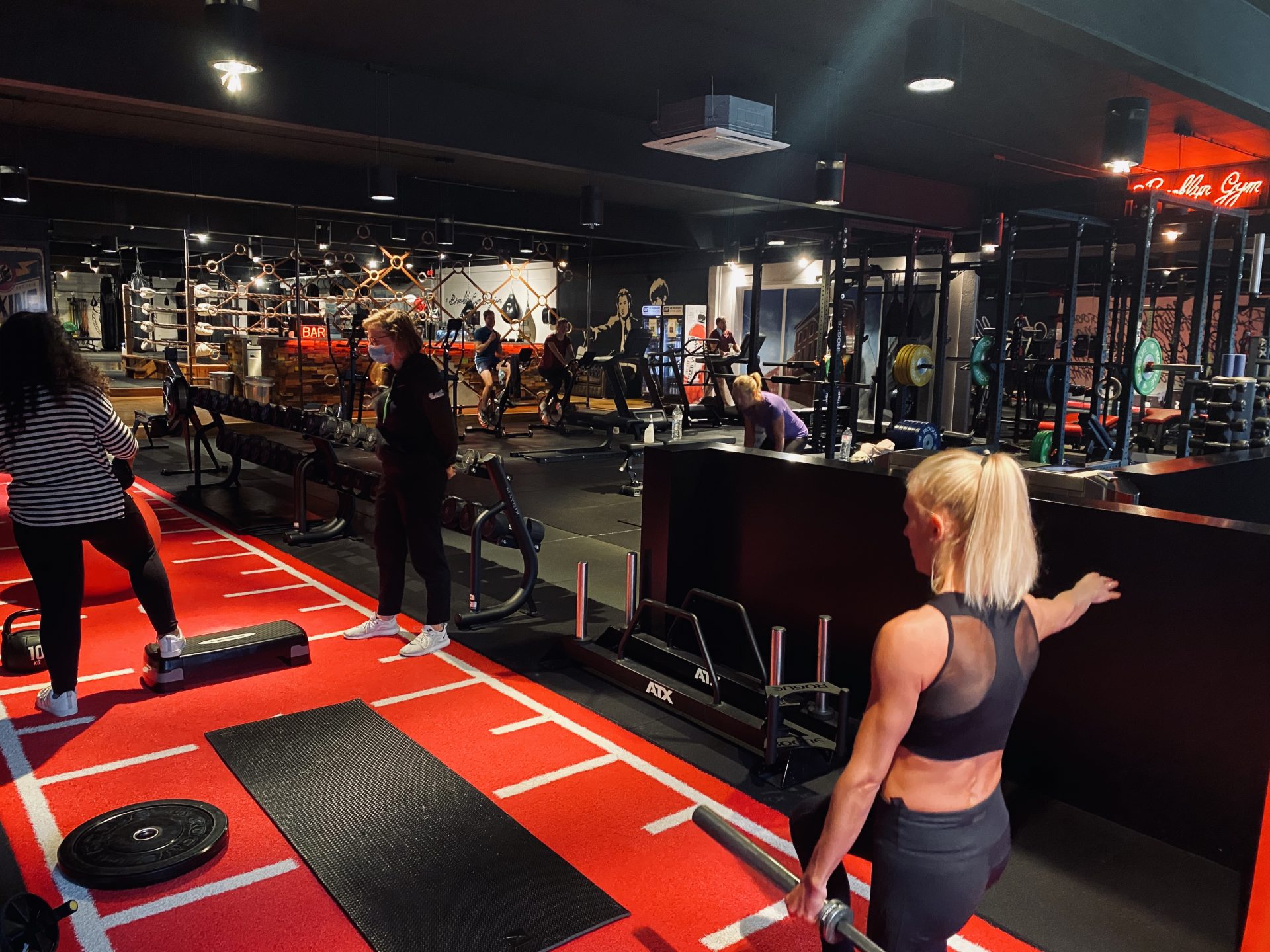 Brooklyn Gym — vrouwen trainen in de gym